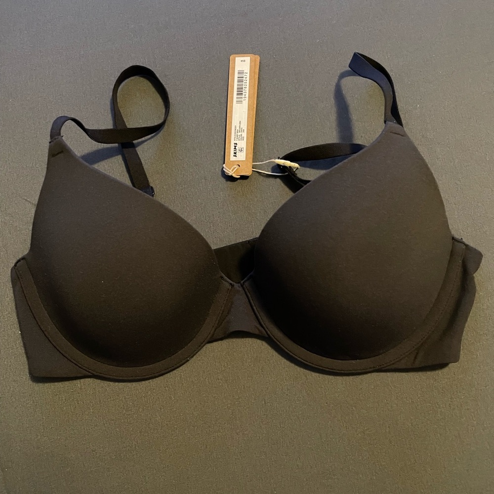 LIKE-NEW Skims Fits Everybody T-shirt Bra - size 34B Onyx